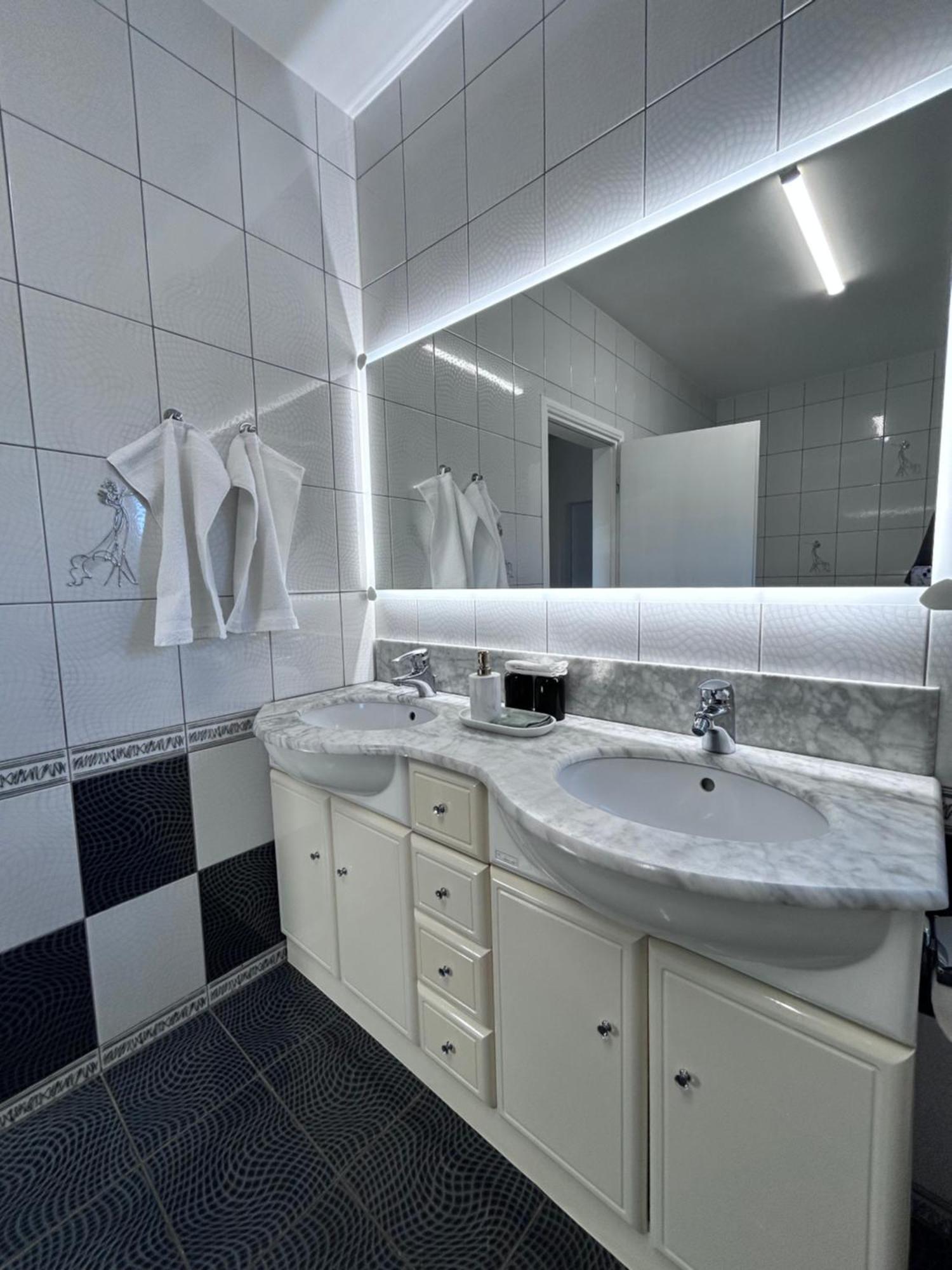 Astarea - Luxe Penthouse In Nature - Jacuzzi - Free Private Parking - Terrace & Balcony - Peace Загреб Экстерьер фото